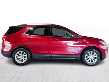 2018 Chevrolet Equinox - image 2