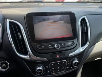 2018 Chevrolet Equinox - image 22