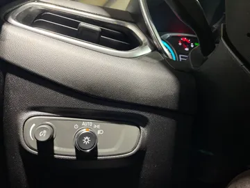 2018 Chevrolet Equinox - image 29