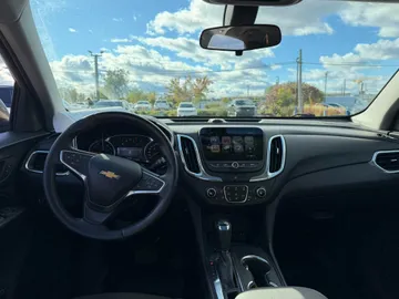 2018 Chevrolet Equinox - image 9