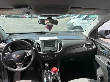 2019 Chevrolet Equinox - image 9