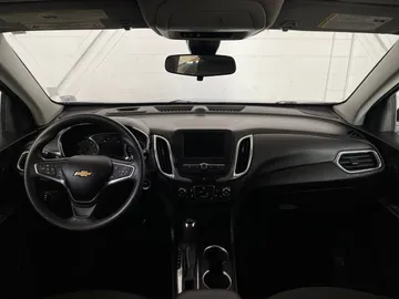 2020 Chevrolet Equinox - image 4