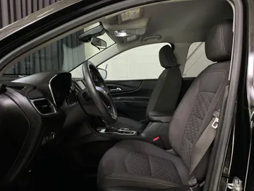 2020 Chevrolet Equinox - image 3