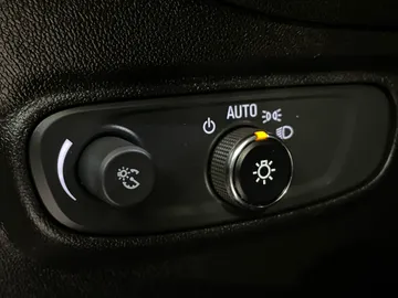 2020 Chevrolet Equinox - image 19