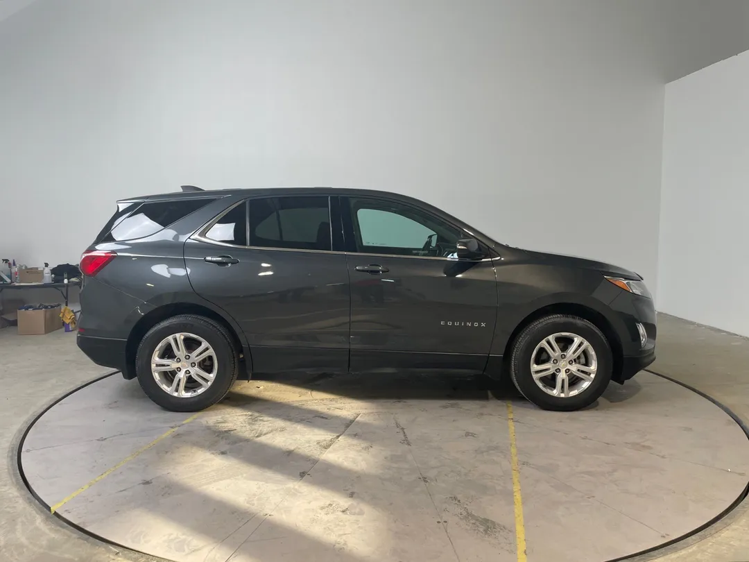 2019 Chevrolet Equinox — photo 2