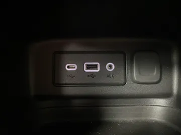 2019 Chevrolet Equinox - image 25