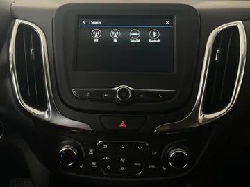 2019 Chevrolet Equinox - image 27
