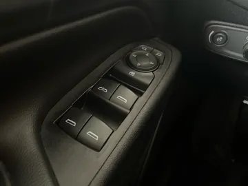 2019 Chevrolet Equinox - image 24