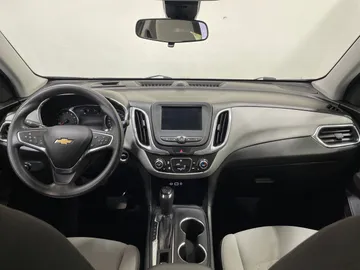 2020 Chevrolet Equinox - image 4