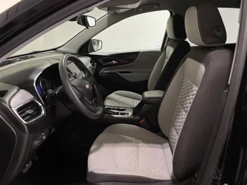 2020 Chevrolet Equinox - image 3