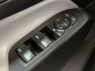 2020 Chevrolet Equinox - image 22