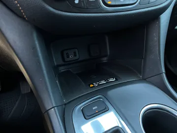 2018 Chevrolet Equinox - image 28
