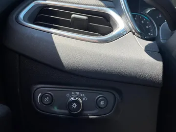 2018 Chevrolet Equinox - image 31