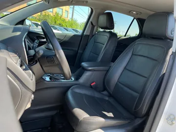 2018 Chevrolet Equinox - image 3