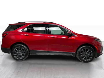2022 Chevrolet Equinox - image 2