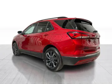 2022 Chevrolet Equinox - image 11