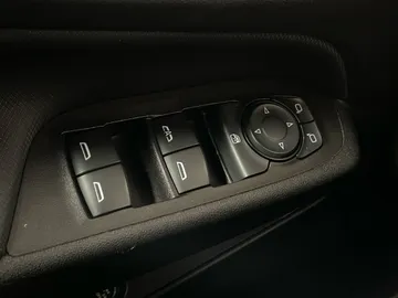 2022 Chevrolet Equinox - image 21