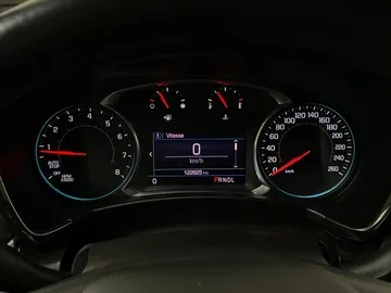 2022 Chevrolet Equinox - image 18