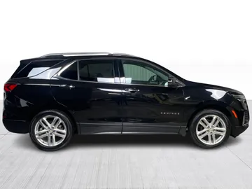 2022 Chevrolet Equinox - image 2