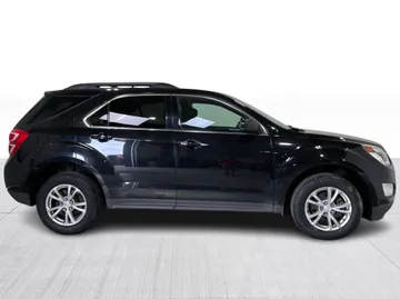 2017 Chevrolet Equinox - image 2