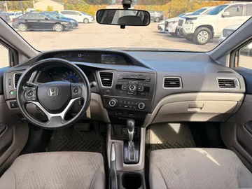 2014 Honda Civic - image 8