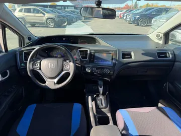 2015 Honda Civic - image 9