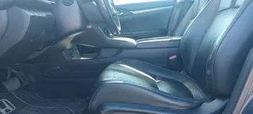 2020 Honda Civic - image 9