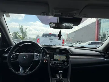 2019 Honda Civic - image 7