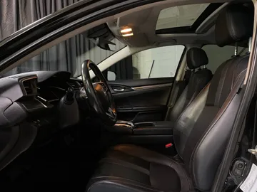 2020 Honda Civic - image 3