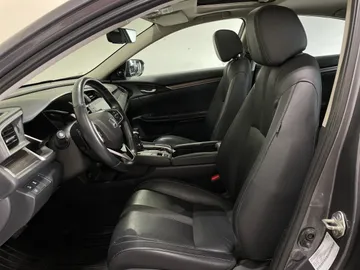 2019 Honda Civic - image 3