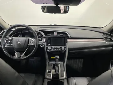 2019 Honda Civic - image 4