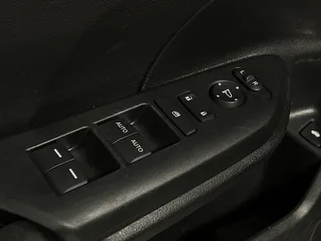 2017 Honda Civic - image 17