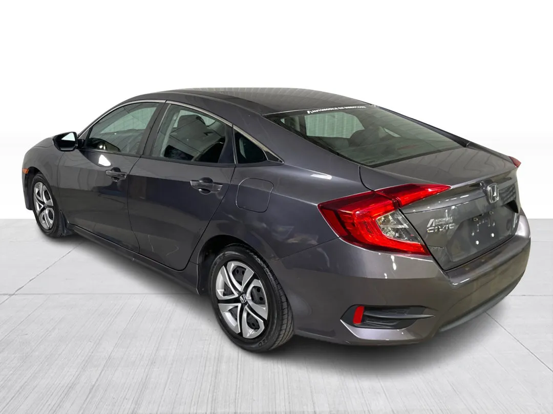 2017 Honda Civic — photo 8
