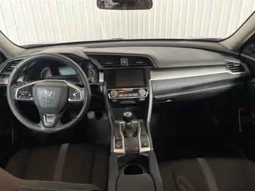 2017 Honda Civic - image 4