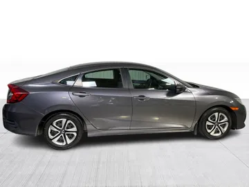 2017 Honda Civic - image 2