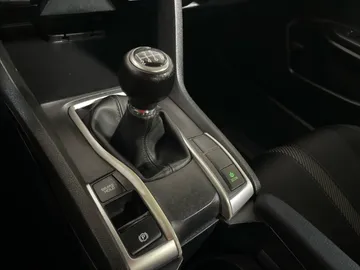 2017 Honda Civic - image 21