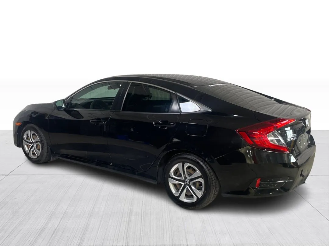2018 Honda Civic — photo 8