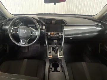 2018 Honda Civic - image 4