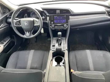2019 Honda Civic - image 9