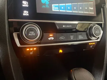 2016 Honda Civic - image 21