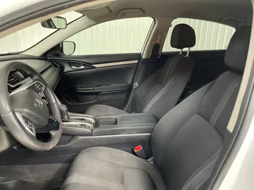 2019 Honda Civic - image 3