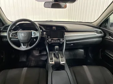 2019 Honda Civic - image 4