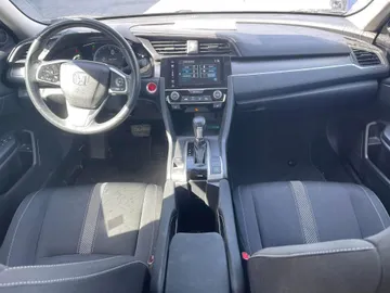 2018 Honda Civic - image 9
