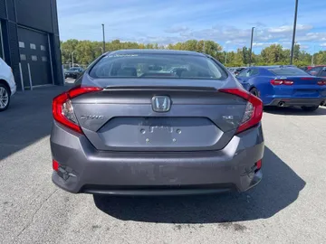 2018 Honda Civic - image 4
