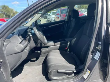 2018 Honda Civic - image 8