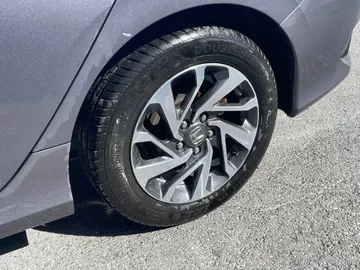 2018 Honda Civic - image 7
