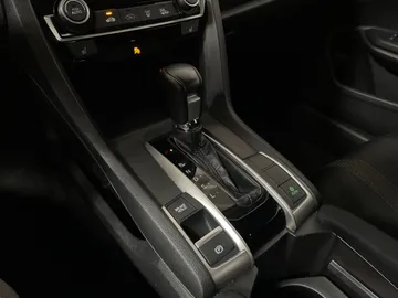 2018 Honda Civic - image 25