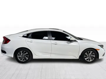 2019 Honda Civic - image 2