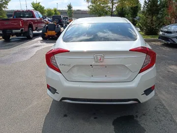 2020 Honda Civic - image 6