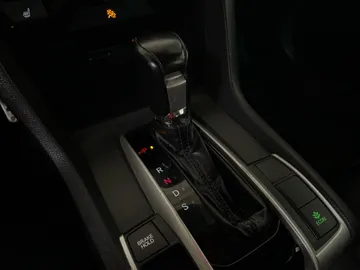 2019 Honda Civic - image 27